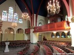 Kerkzaal met galerij, orgel en doopvont.
<br/>
Gert-Jan Lobbes, 2017